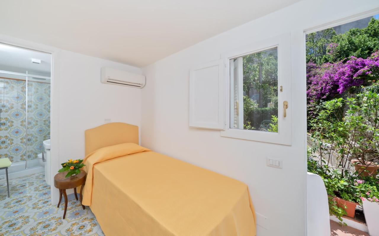 I Tre Soli Apartments By Caprirooms Kültér fotó